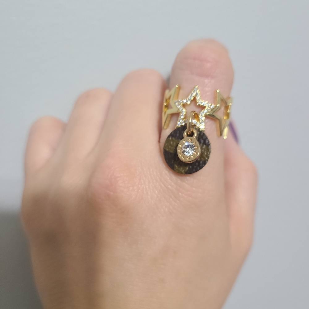 Sandra Ling Golden Star Ring